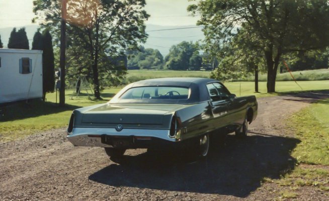 Chrysler Imperial 1973 Foto hinten rechts-2.jpg