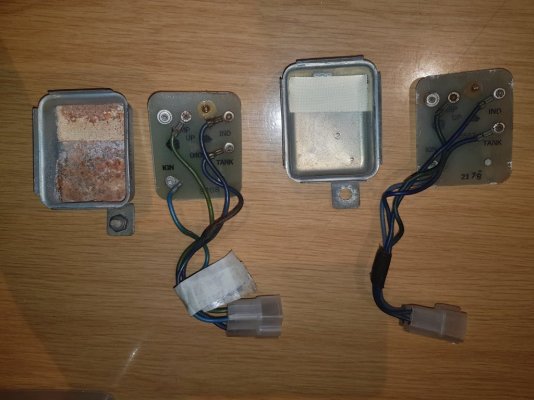 Low Fuel Warning Relay - 02.jpg Low Fuel Warning Relay - 02.jpg