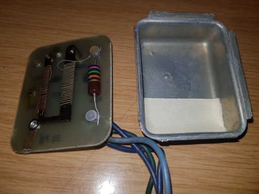 Low Fuel Warning Relay - 03.jpg Low Fuel Warning Relay - 03.jpg