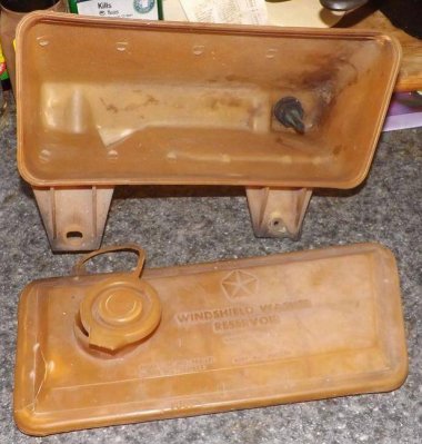 72 cbody windshield washer bottle.jpg 72 cbody windshield washer bottle.jpg