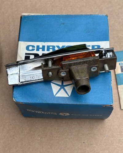 65_CHRY-Turnsignal-2.jpeg 65_CHRY-Turnsignal-2.jpeg