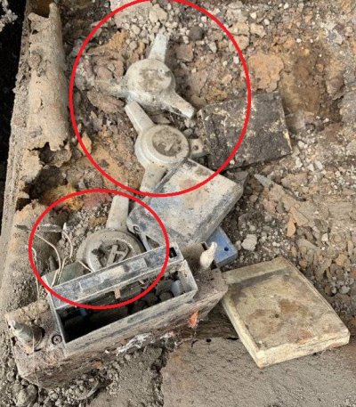 trunk-junk.jpeg trunk-junk.jpeg