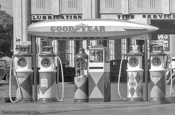 zeppelin gas pump topper.jpg