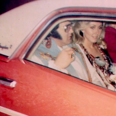 elvis-presley-linda-thompson-in-car-4.jpg