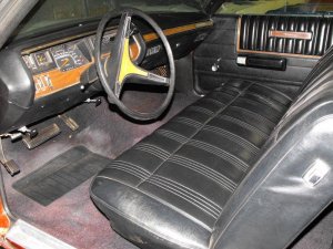 118263 2009 front seat.jpg