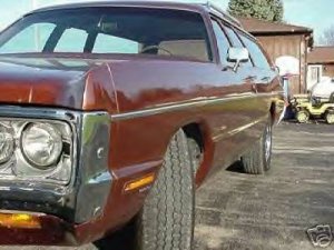 1971 plymouth fury wagon left front.jpg