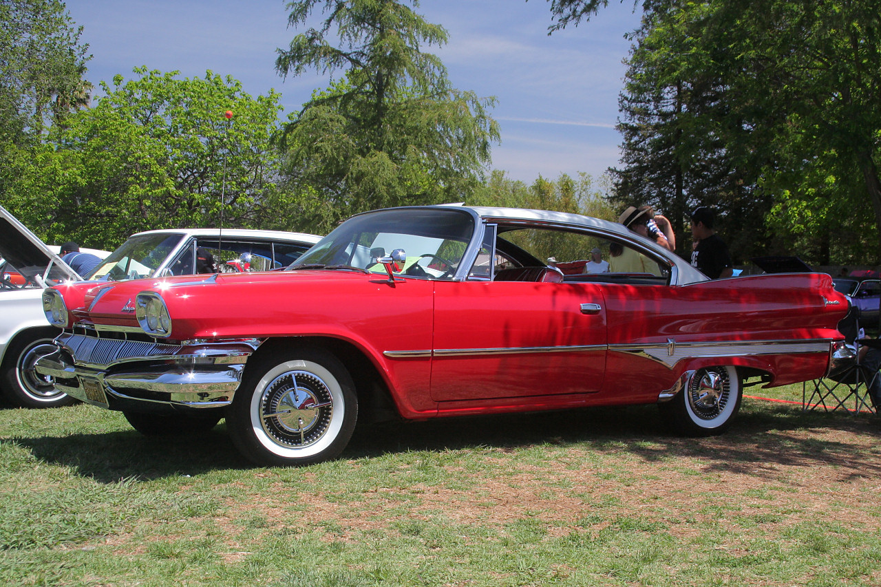 1960-Dodge-Dart-Phoenix.jpg