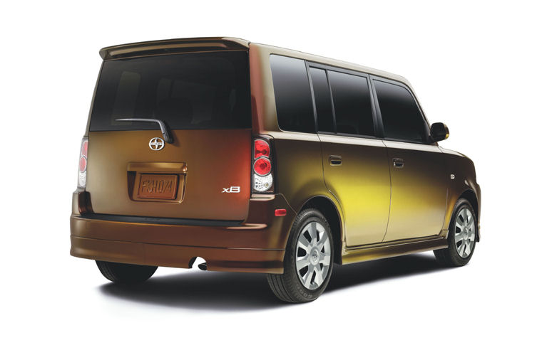2006_scion_xb_picture%20(27).jpg