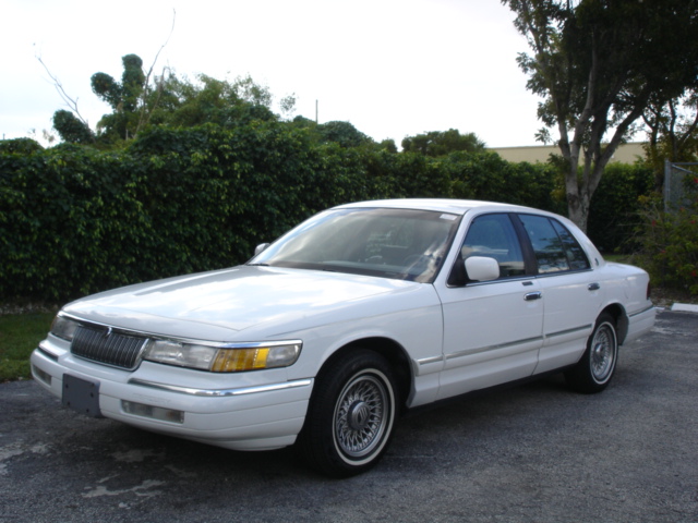 1994_mercury_grand_marquis_4_dr_ls_sedan-pic-11692.jpeg