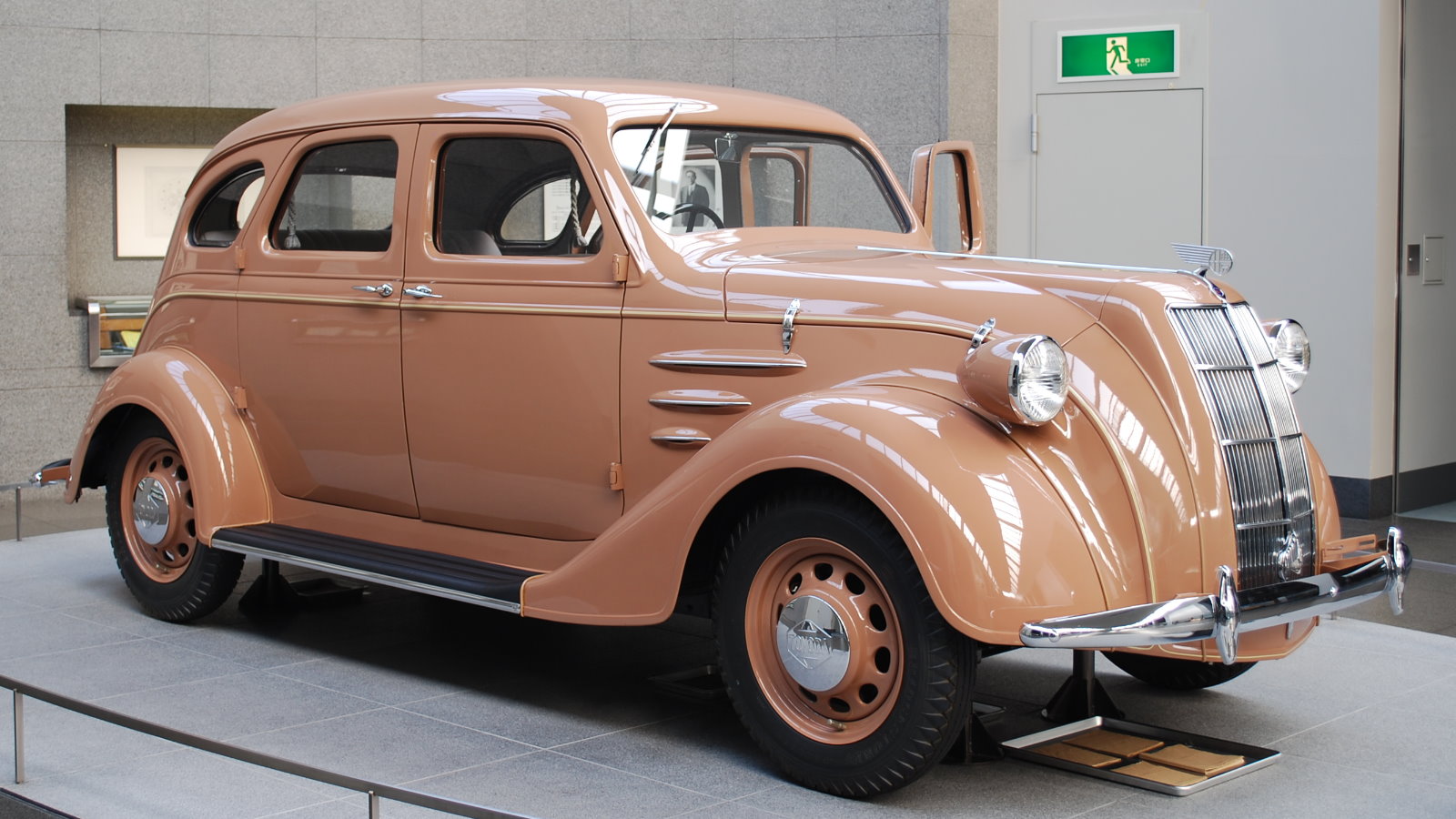 1936_Toyoda_Model_AA_01.jpg